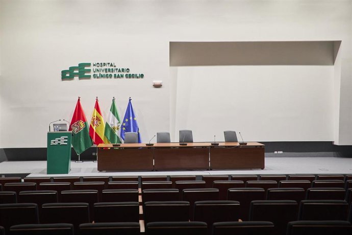 Salón de actos del Hospital Clínico San Cecilio de Granada.