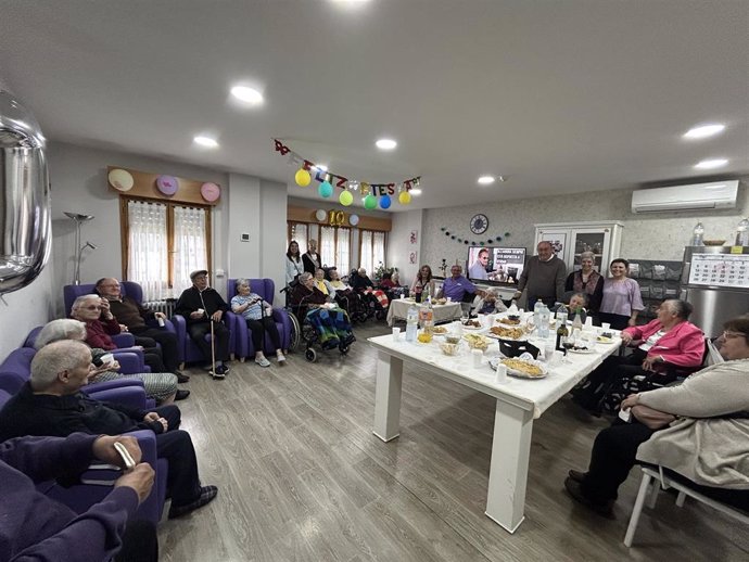 Un momento de la celebración del décimo aniversario de la unidad de convivencia Jaime Gil de Biedma en Nava (Segovia).