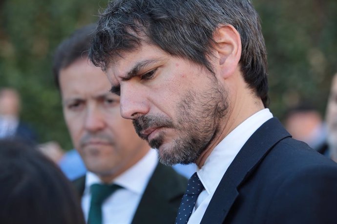 Archivo - El ministro de Cultura, Ernest Urtasun, durante su visita a las murallas de Toledo, a 31 de marzo de 2025, en Toledo, Castilla-La Mancha (España). El ministro de Cultura ha visitado las murallas de Toledo, donde el Ministerio de Cultura, a travé