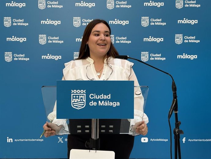 La concejala delegada del distrito de Churriana, Mercedes Martín, en rueda de prensa