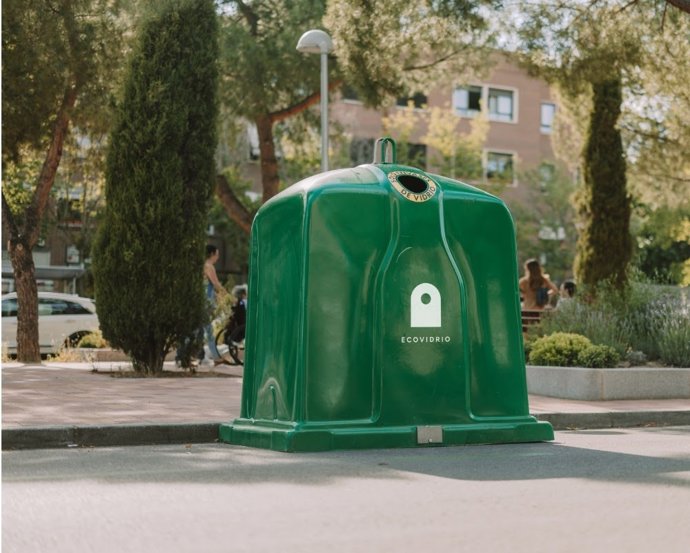 Archivo - Los cántabros reciclaron en 2024 más de 11.500 toneladas de vidrio, un 3,2% menos