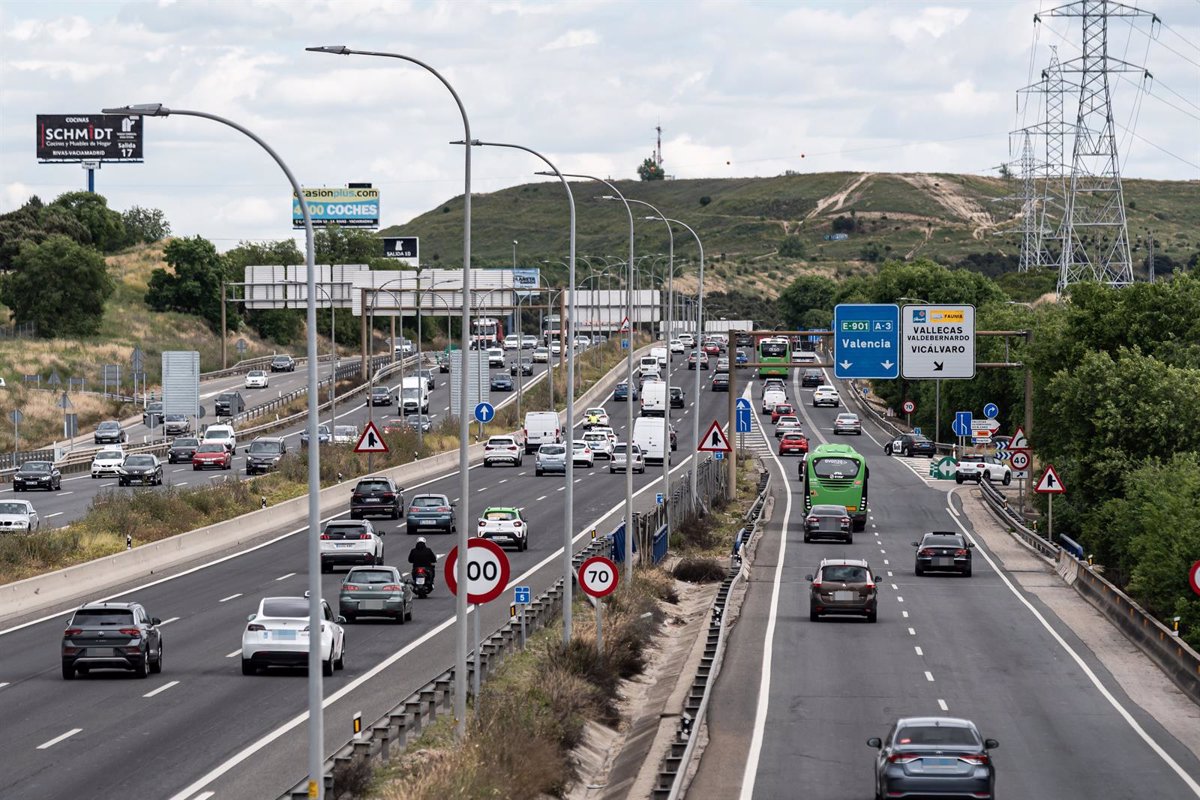 Un total de 18 personas mueren en las carreteras españolas en el Puente de Mayo, 16 en vías convencionales