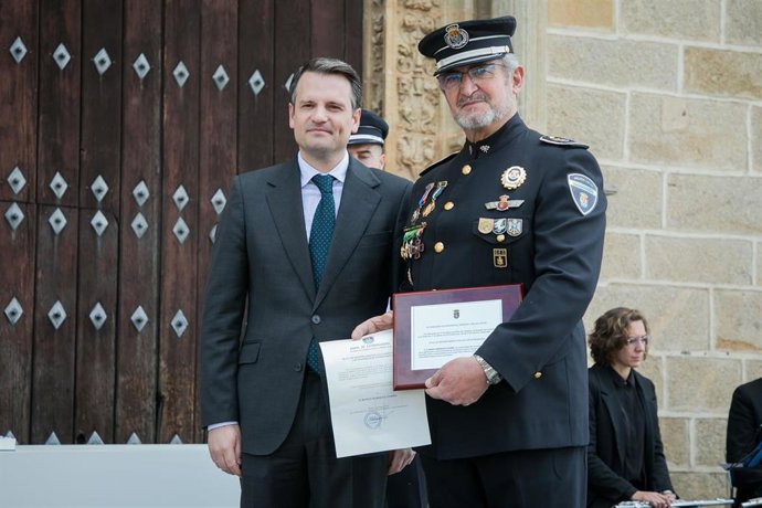El consejero de Presidencia, Interior y Diálogo Social, Abel Bautista, participa en la celebración del Día de la Policía Local de Extremadura