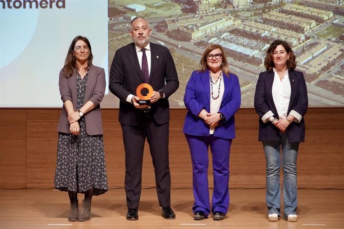 El alcalde de Santomera, Víctor Martínez, recibe el reconocimiento como 'Ciudad de la Ciencia y la Innovación'