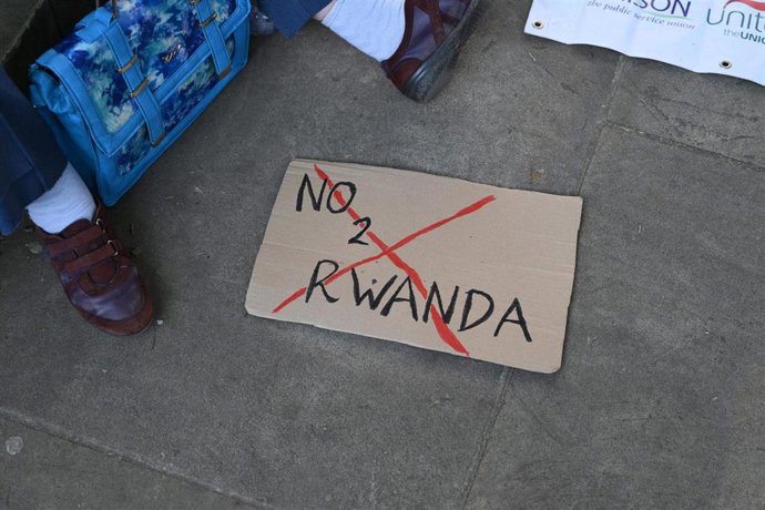 Archivo - Protesta en Londres contra el acuerdo migratorio entre Reino Unido y Ruanda