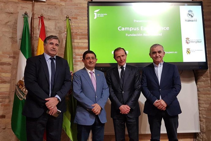 Félix González (izq), Francisco Reyes, Emilio Butragueño y Juan Bravo (dcha)