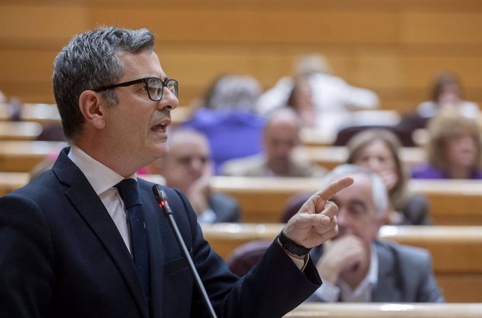 El ministro de la Presidencia, Justicia y Relaciones con las Cortes, Félix Bolaños, interviene durante una sesión de control en el Senado, a 8 de abril de 2025, en Madrid (España).