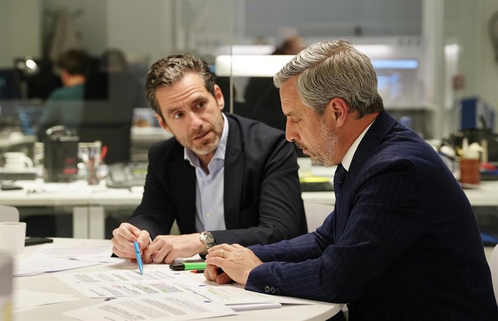 El vicesecretario de Economía del PP, Juan Bravo, junto al portavoz del partido Borja Sémper