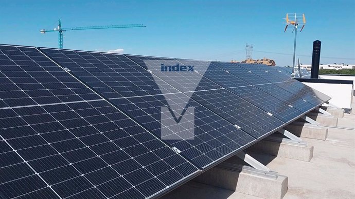 Casa Desenchufada paneles solares