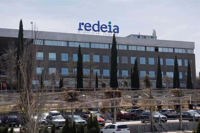 Archivo - Fachada de la sede de Red Eléctrica Corporación.