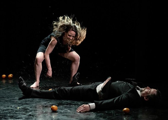 Espectáculo 'Smashed2' de la compañía británica Gandini Juggling