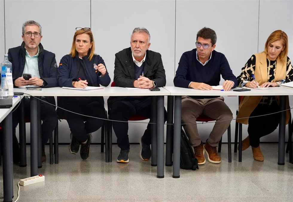 Archivo - Imagen de archivo de una reunión del Cecopi por la dana a 18 de noviembre de 2024, en l'Eliana, Valencia.