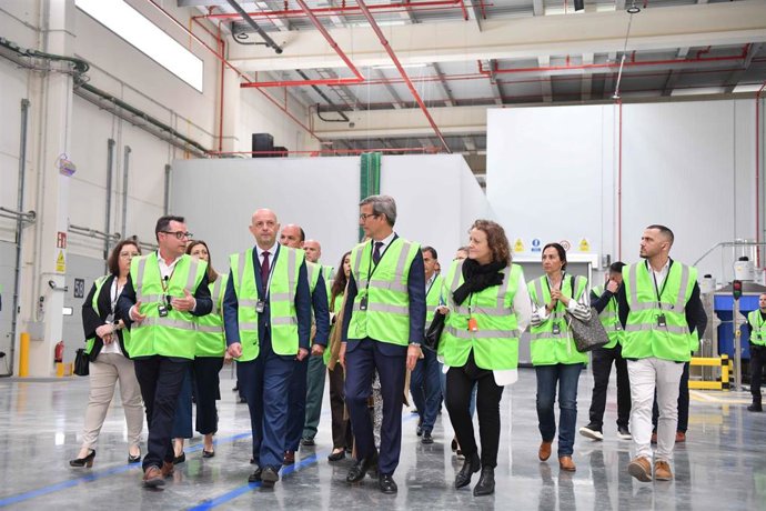 Apertura de un nuevo centro logístico de Dia en Dos Hermanas.