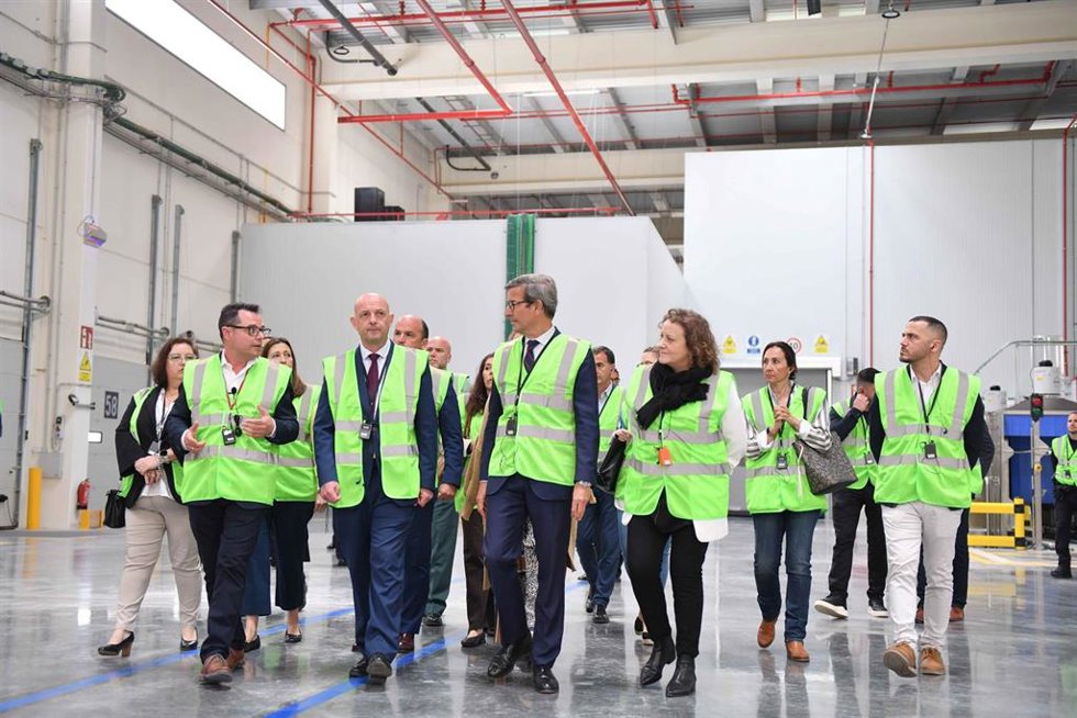 Apertura de un nuevo centro logístico de Dia en Dos Hermanas.