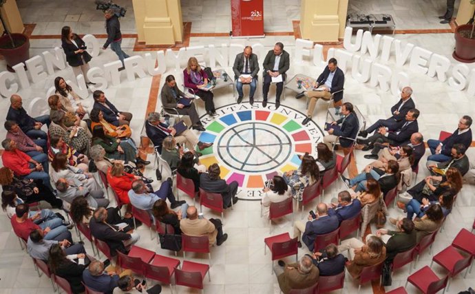 Debate sobre el futuro de la UHU.