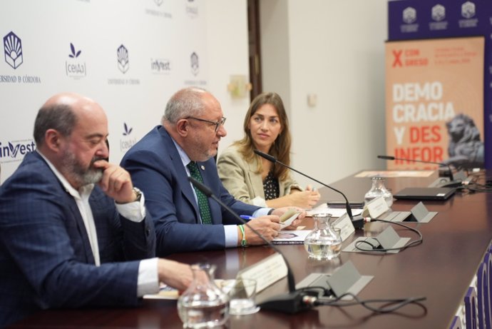 Momento de la rueda de prensa de presentación del congreso.