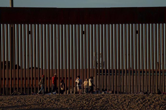 Archivo - May 6, 2023, Auburn Hills, Michigan, USA: Thousands of migrants crossed the Rio Grande before the end of the Title 42 policy in the United States. These migrants hastened their journey through Mexico, aiming to reach the border and present thems