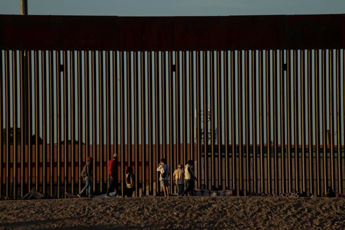 Archivo - Arquivo - 6 de maio de 2023, Auburn Hills, Michigan, EUA: Milhares de migrantes cruzaram o Rio Grande antes do fim da política do Título 42 nos Estados Unidos. Esses migrantes apressaram sua jornada pelo México, com o objetivo de chegar à fronte