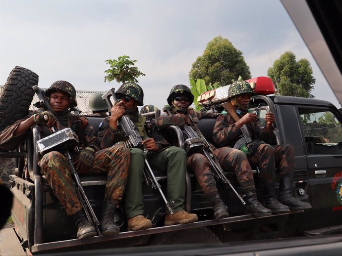 Archivo - SAKE (DR CONGO), Feb. 12, 2024  -- Soldiers are seen on a vehicle in Sake, eastern Democratic Republic of the Congo (DRC), on Feb. 11, 2024. For several weeks, residents of Sake, a city in the eastern Democratic Republic of the Congo (DRC), have