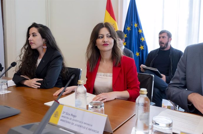 La ministra de Juventud e Infancia, Sira Rego, durante la reunión del Pleno de la Conferencia Sectorial de Infancia y Adolescencia, en la sede del Ministerio de Política Territorial y Memoria Democrática, a 5 de mayo de 2025, en Madrid (España). Este encu