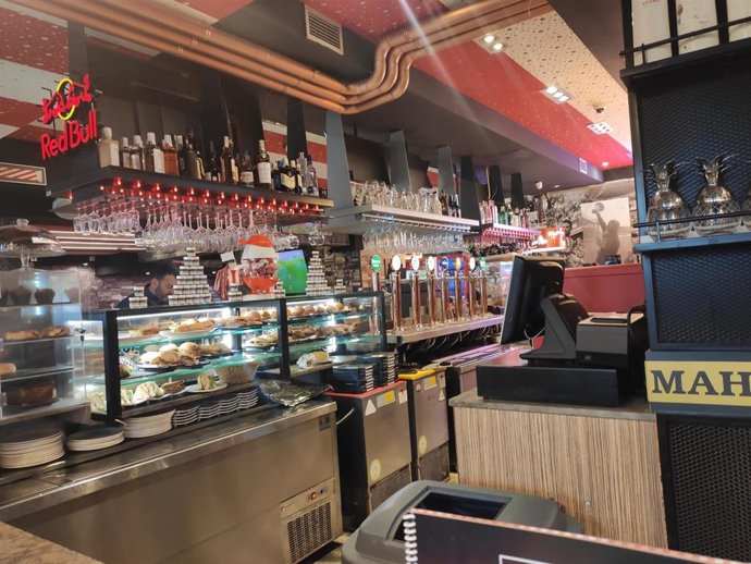 Archivo - Barra de un bar