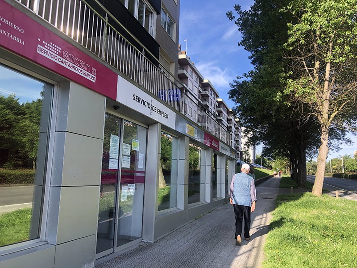 El paro baja en 895 personas en abril en Cantabria hasta los 28.766 desempleados