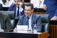 Moreno valora que Andalucía "lidera la bajada del paro en España" en abril con "récord de afiliados": "Ya no sorprende"