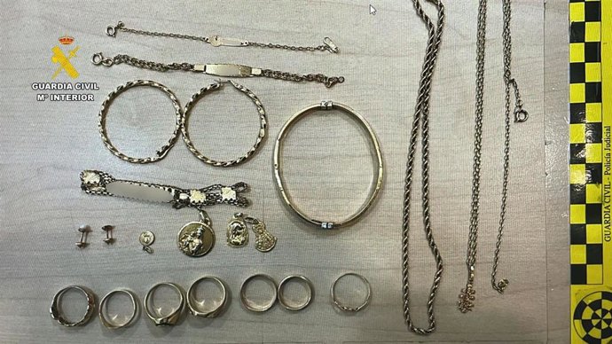 Detención por robo en una vivienda de joyas en Navalmoral