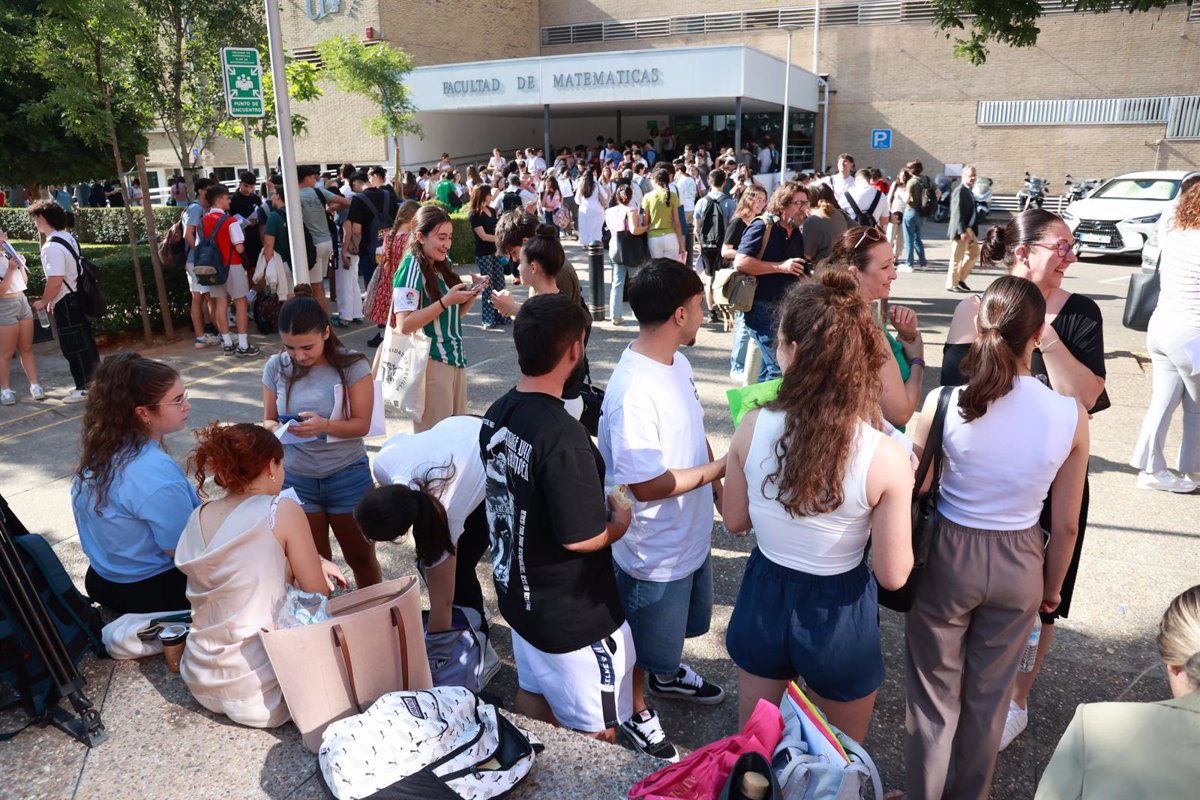 Las matrículas de los universitarios andaluces detallarán el coste de los estudios  a efectos de información 