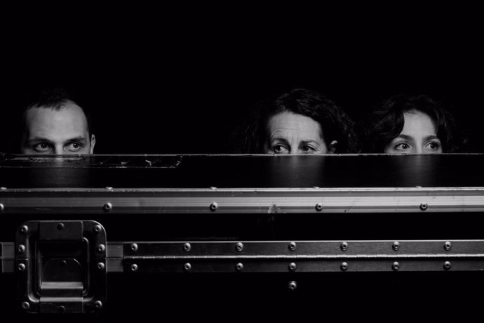 Federico Peralta, Asun Ayllón y Ángela Vizán protagonizan la obra 'Aquí también los árboles son verdes'