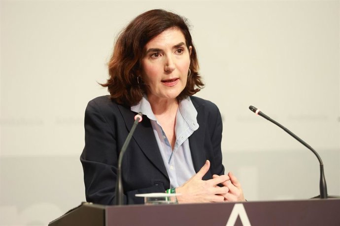 La consejera de Empleo, Empresa y Trabajo Autónomo, Rocío Blanco, en una rueda de prensa posterior al Consejo de Gobierno. 