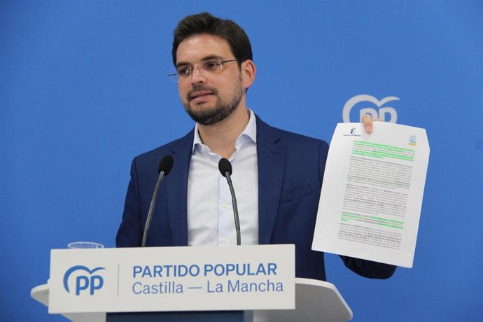 El diputado regional del PP de Castilla-La Mancha, Santiago Serrano.