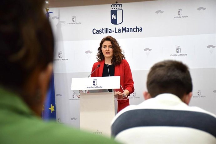 La viceconsejera de Empleo, Diálogo Social y Seguridad y Salud Laboral, Nuria Chust, en rueda de prensa.