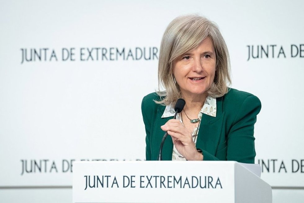 La portavoz de la Junta de Extremadura, Victoria Bazaga, en rueda de prensa en Mérida tras el Consejo de Gobierno