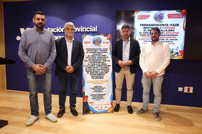 El diputado Cristóbal Ortega, junto al alcalde de Alameda, José García Orejuela, y los promotores del festival, Juanjo Botella y Gustavo Gordillo, ha presentado la cuarta edición de este festival.