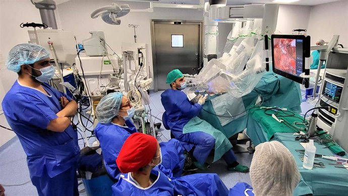 El Da Vinci se ha empleado en más de 440 intervenciones de alta complejidad en el Hospital Juan Ramón Jiménez de Huelva.