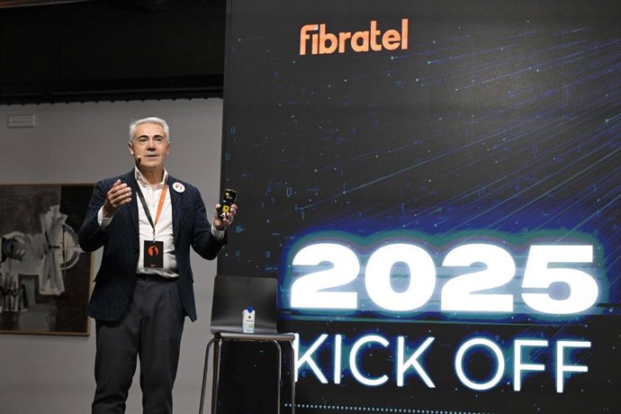 Archivo - El consejero delegado de Fibratel, Carlos Sanz