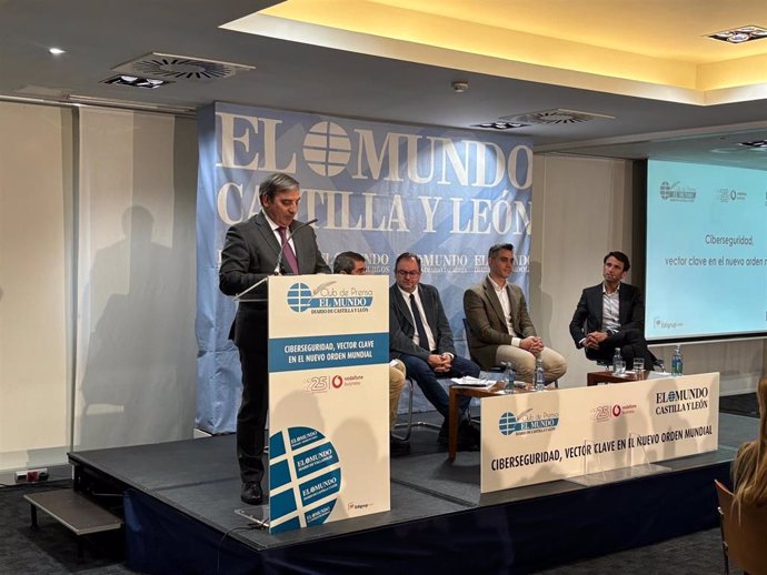 Sanz Merino en un momento de su intervención en el foro sobre Ciberseguridad