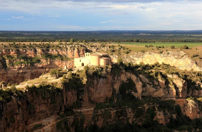 Ermita de San Frutos, en Carrascal del Río (Segovia).