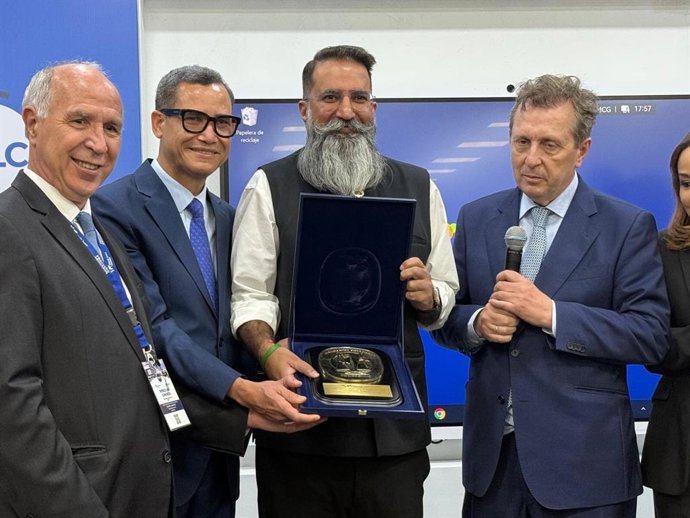 Anti-Child Marriage Activist Bhuwan Ribhu Receives Medal of Honour at World Law Congress