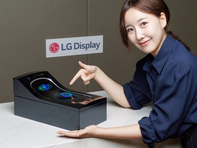 La nueva pantalla automotriz estirable de LG.