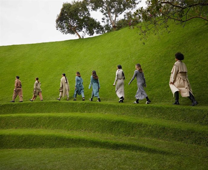 Archivo - Desfile de Adolfo Domínguez