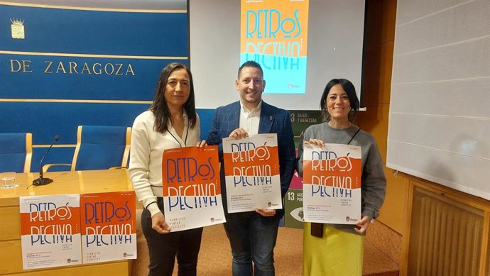 La diputada provincial Cristina Palacín; el alcalde de Quinto, Jesús Morales; y la coordinadora de Retrospectiva, Paula Blesa.