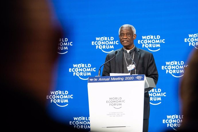 Archivo - HANDOUT - 21 January 2020, Switzerland, Davos: Head of the Dicastery for Promoting Integral Human Development of the Vatican City State Peter Turkson speaks during the "the Welcoming Remarks and Special Address" session at the 50th World Economi