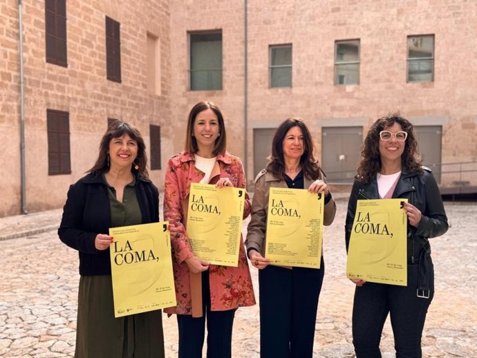 La consellera de Cultura y Patrimonio del Consell de Mallorca, Antònia Roca (2i), en la presentación del festival.