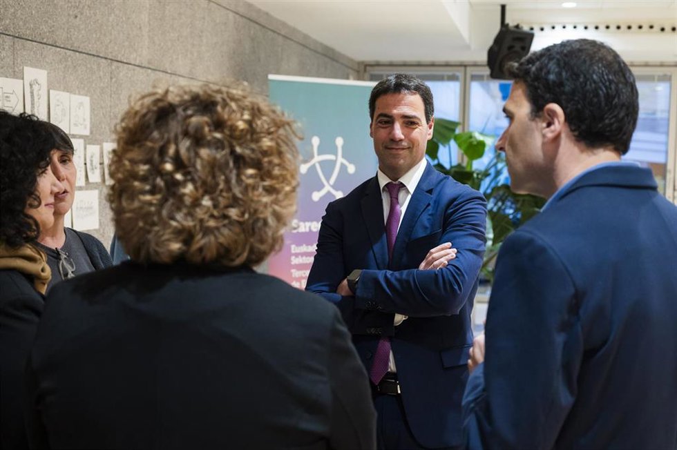 Pradales ha participado en un acto organizado por Sareen Sarea en el museo Artium de Vitoria-Gasteiz