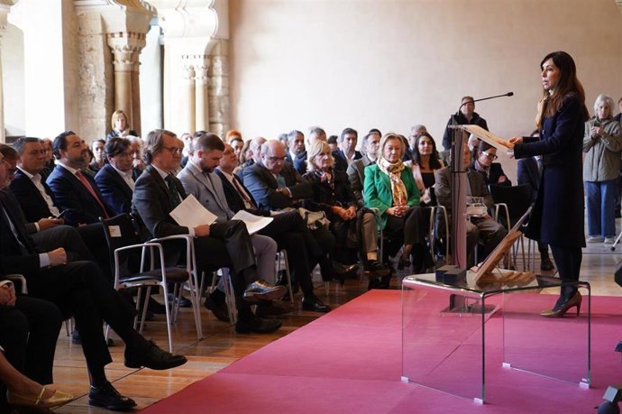 La presidenta de las Cortes de Aragón, Marta Fernández, interviene en el Homenaje a la Palabra en recuerdo de Manuel Giménez Abad.