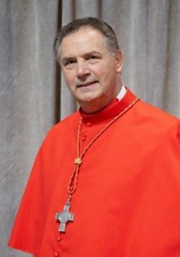El cardenal Fernández Artime.