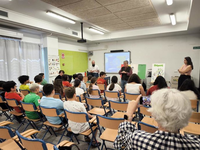 Celebración de un taller medioambiental en el CEIP Oromana.