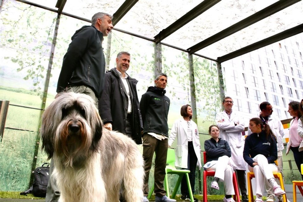 Martínez Abad junto a los responsables de Valdecilla durante la sesión con Cira